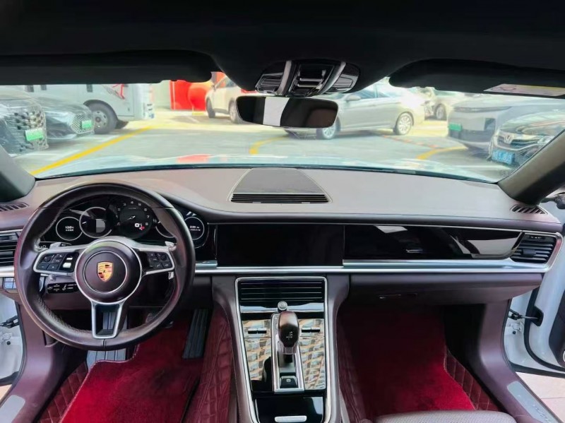 深圳19年保时捷帕拉梅拉5