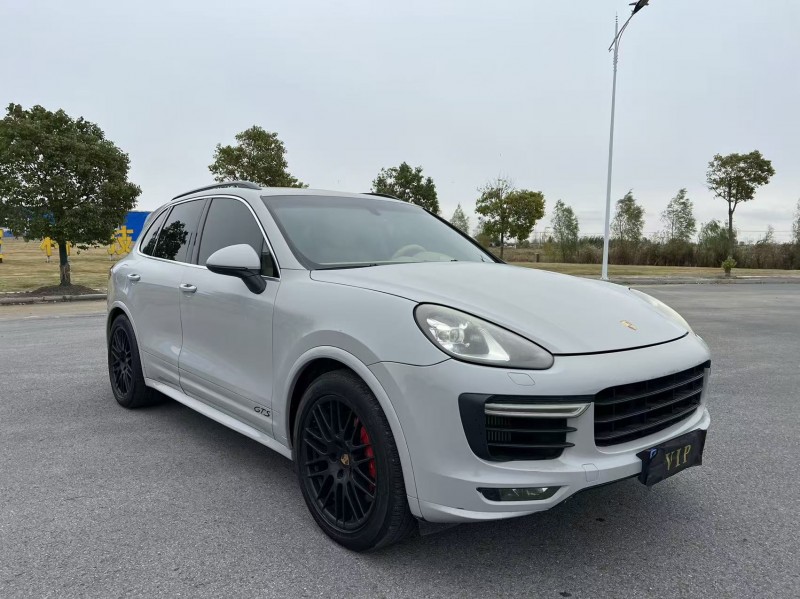 盐城15年保时捷卡宴2