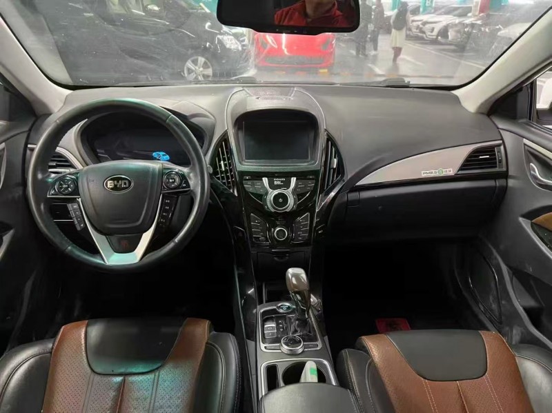 深圳16年比亚迪秦4