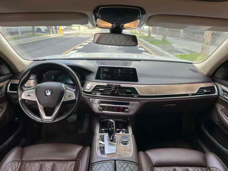 深圳20年宝马7系4