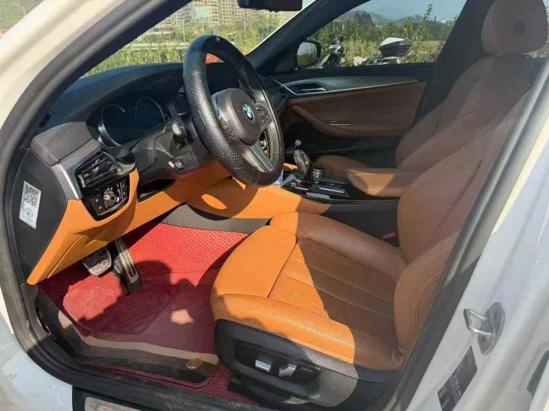 广州17年宝马5系4