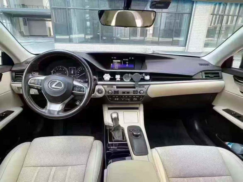 广州16年雷克萨斯ES5