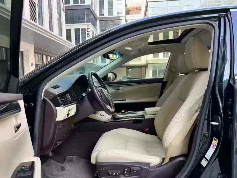 广州16年雷克萨斯ES7