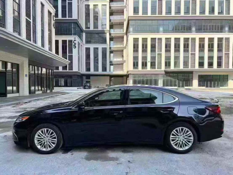 广州16年雷克萨斯ES8