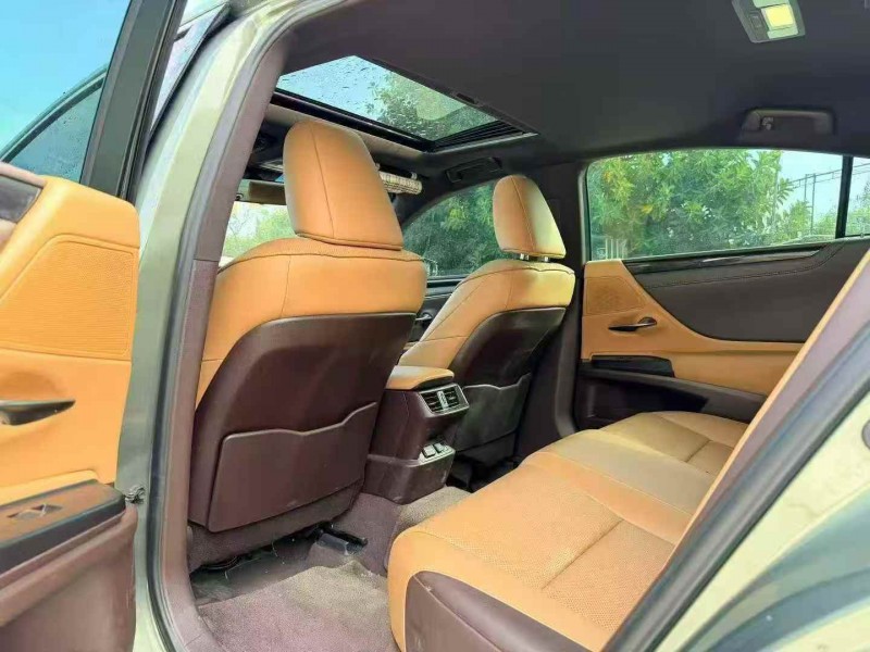 广州21年雷克萨斯ES4