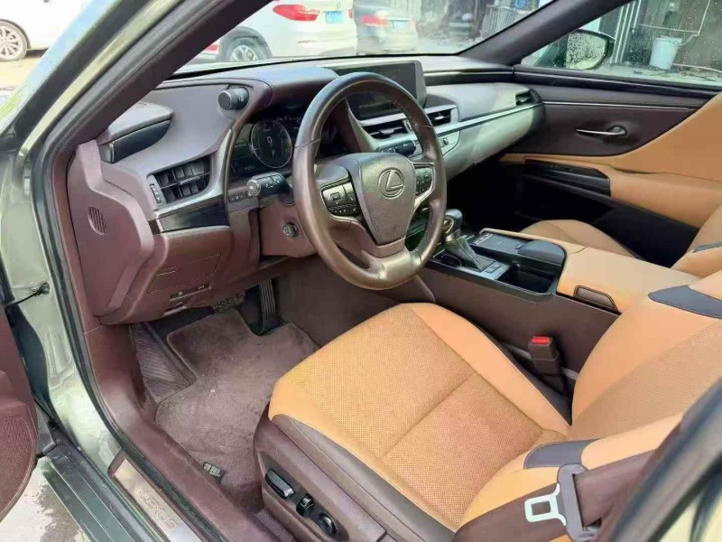 广州21年雷克萨斯ES6