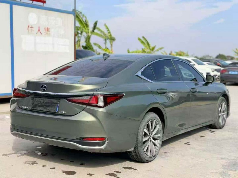 广州21年雷克萨斯ES8