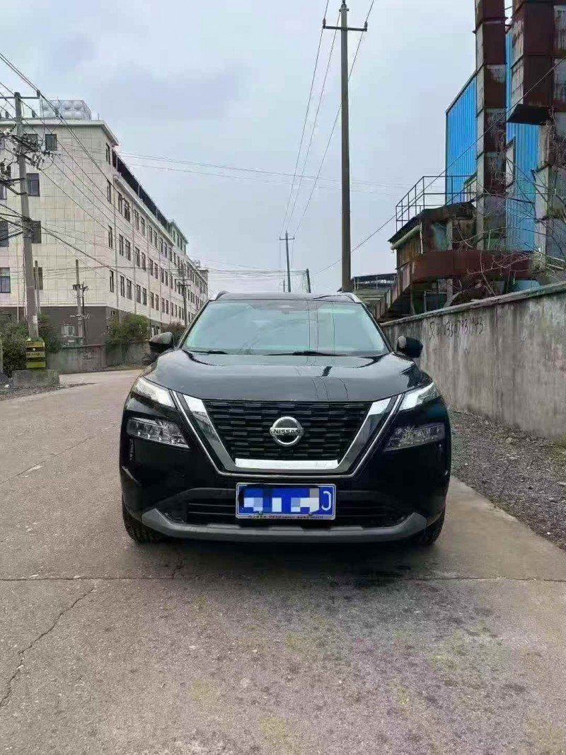 鹰潭22年日产奇骏1