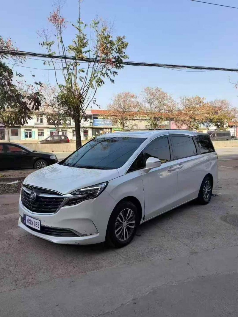 济宁22年别克GL82