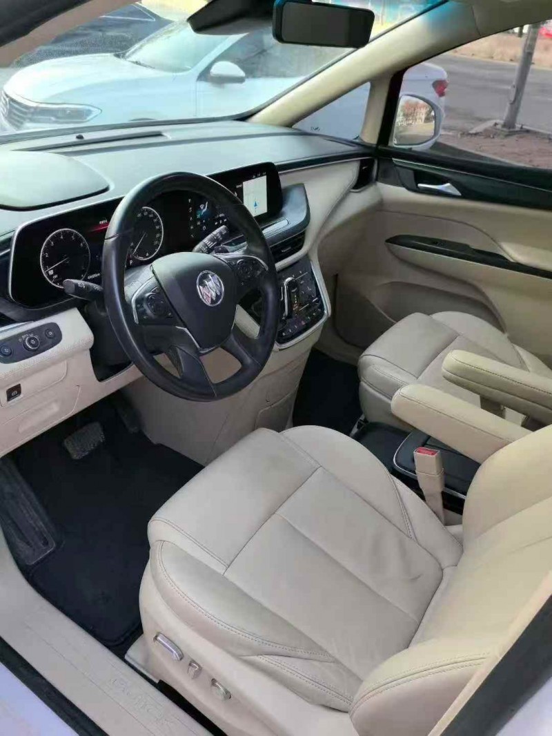 济宁22年别克GL84