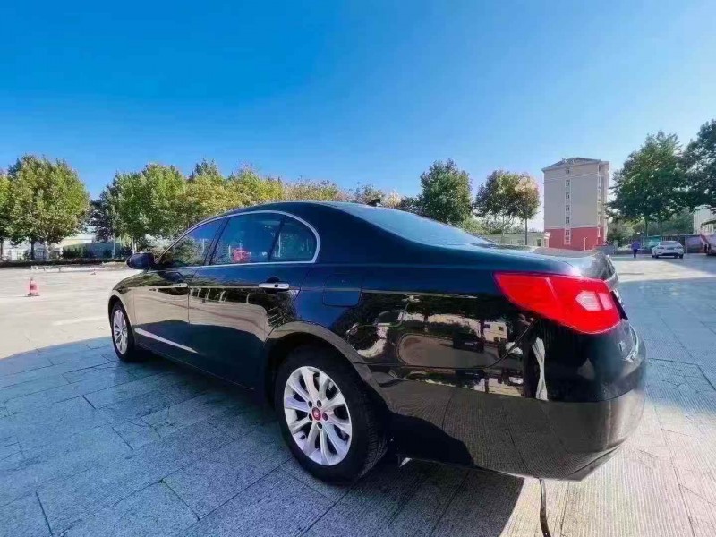 济宁16年红旗H77