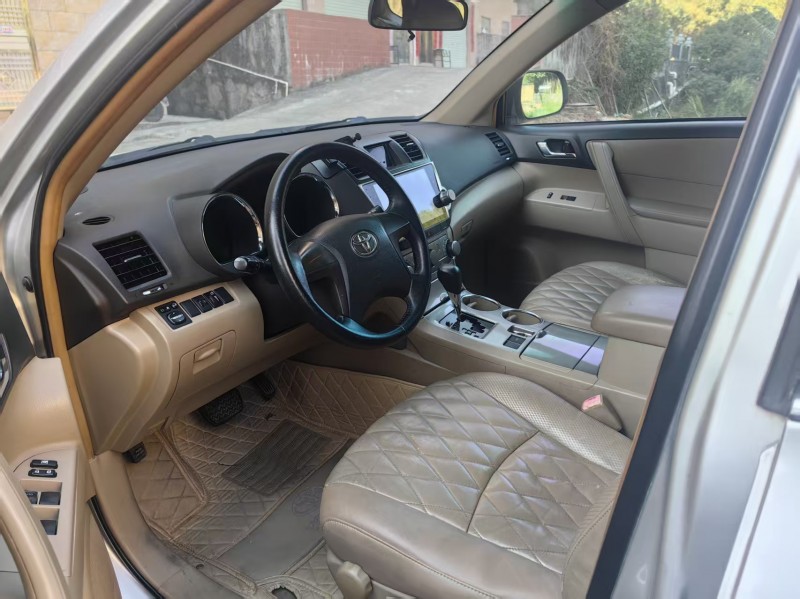 深圳13年丰田汉兰达7