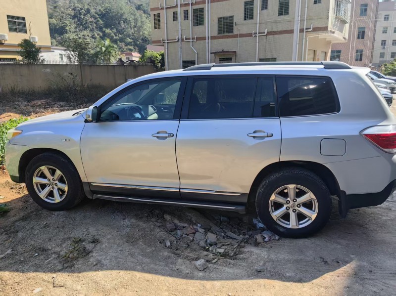 深圳13年丰田汉兰达9