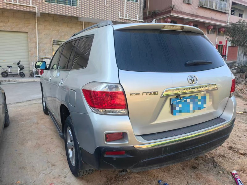 深圳13年丰田汉兰达11