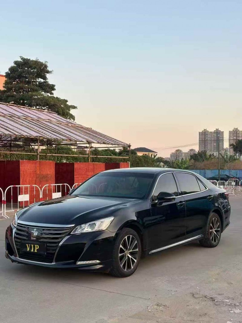 广州18年丰田皇冠3