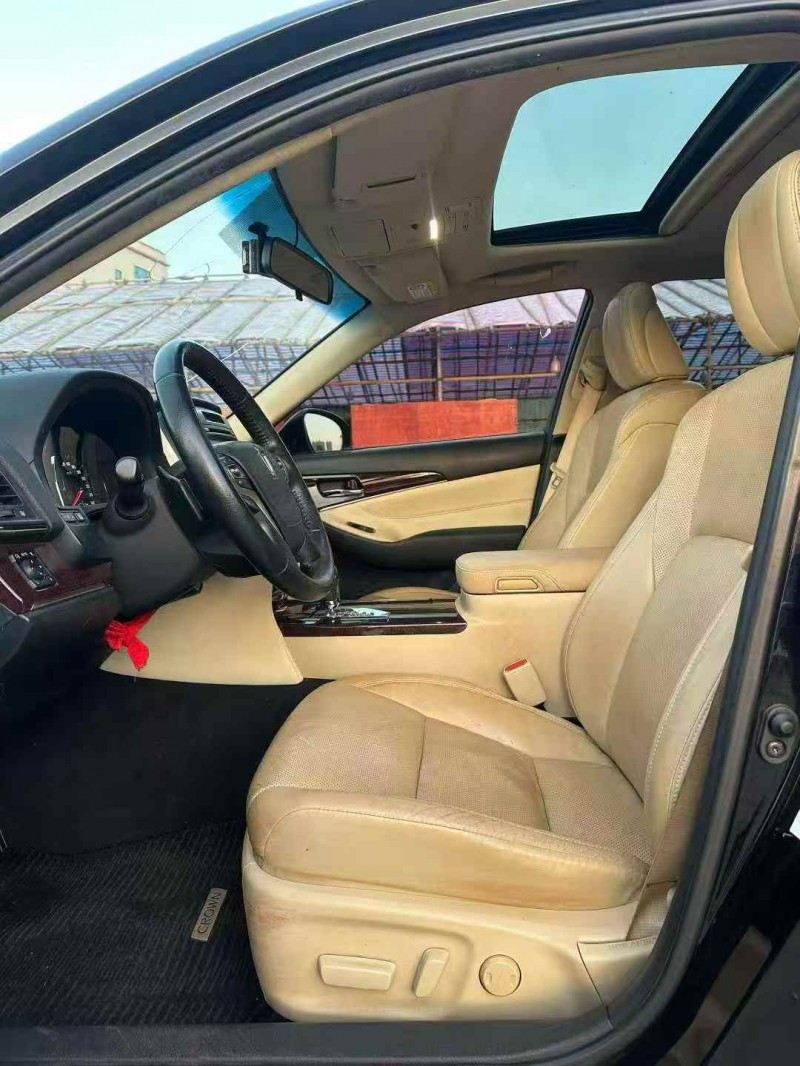 广州18年丰田皇冠4