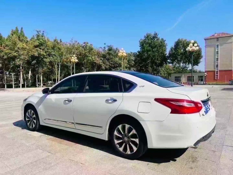 枣庄17年日产天籁7