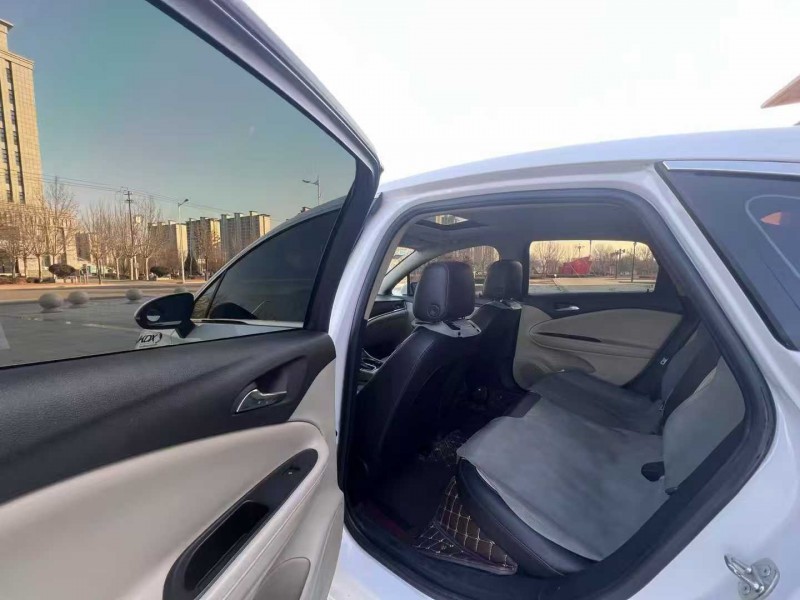 沧州18年别克威朗8