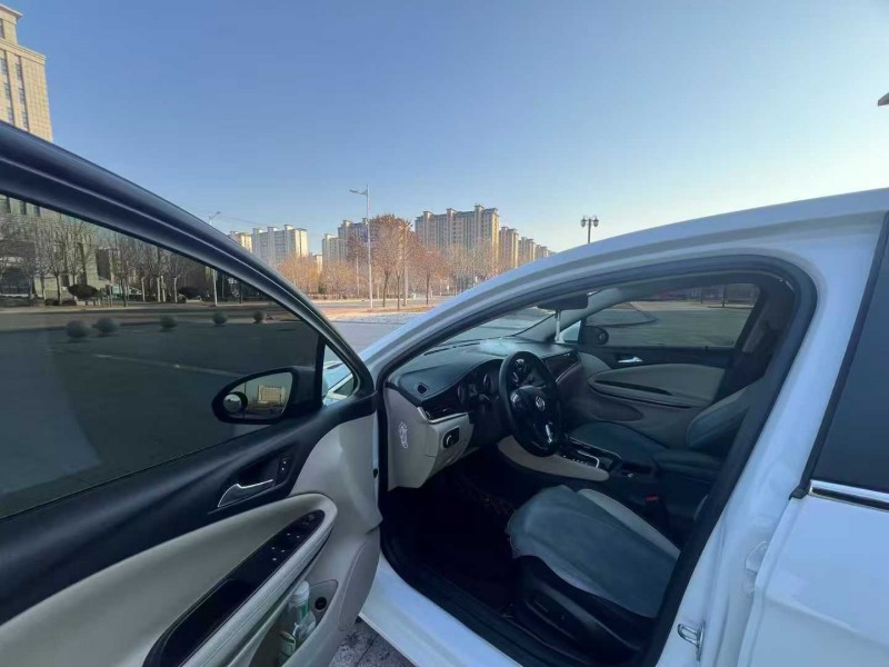 沧州18年别克威朗9