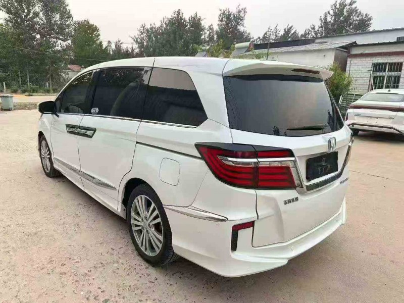 徐州19年本田艾力绅8