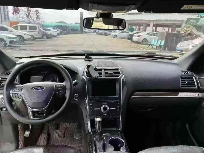 东莞17年福特探险者7