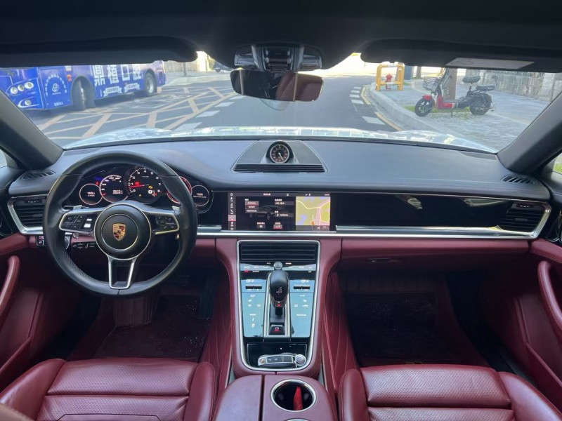 深圳18年保时捷帕拉梅拉4