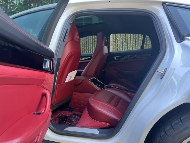 深圳18年保时捷帕拉梅拉7