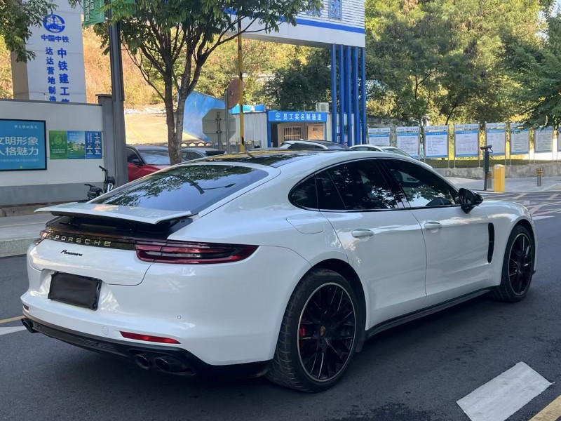深圳18年保时捷帕拉梅拉9