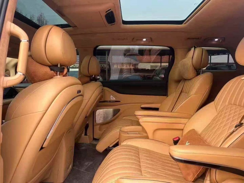 淄博24年岚图汽车梦想家5