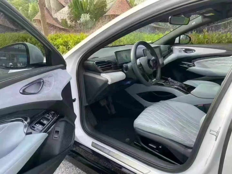 深圳23年比亚迪海豹4