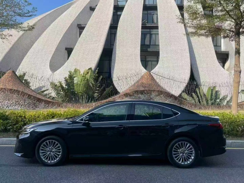 深圳25年丰田凯美瑞8