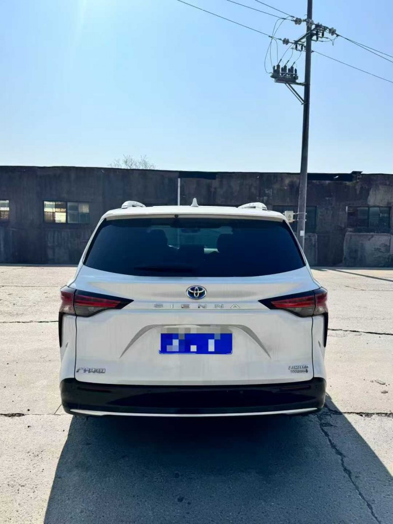 南昌23年丰田塞纳9