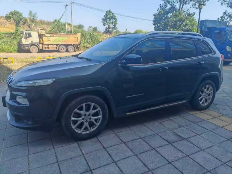 南昌18年Jeep自由光2