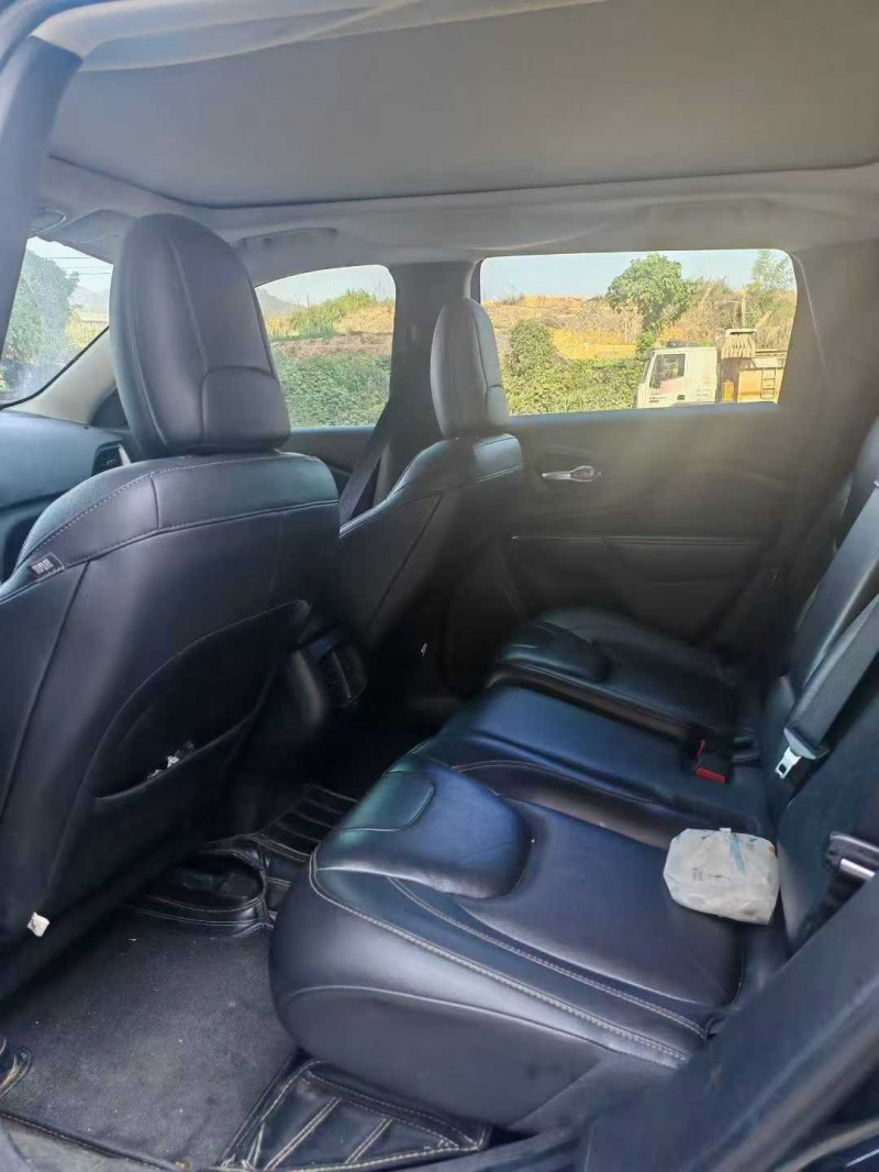 南昌18年Jeep自由光5