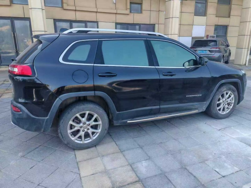 南昌18年Jeep自由光8