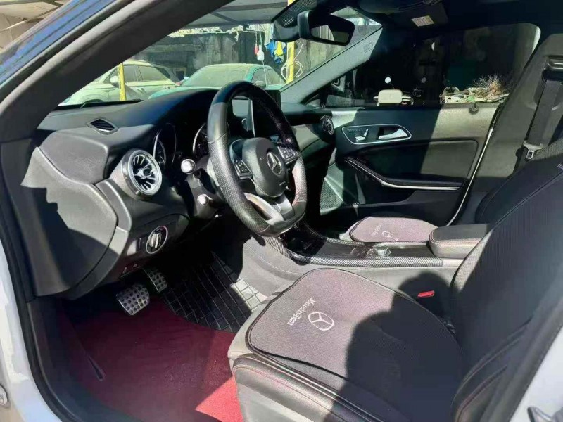 安阳18年奔驰CLA5