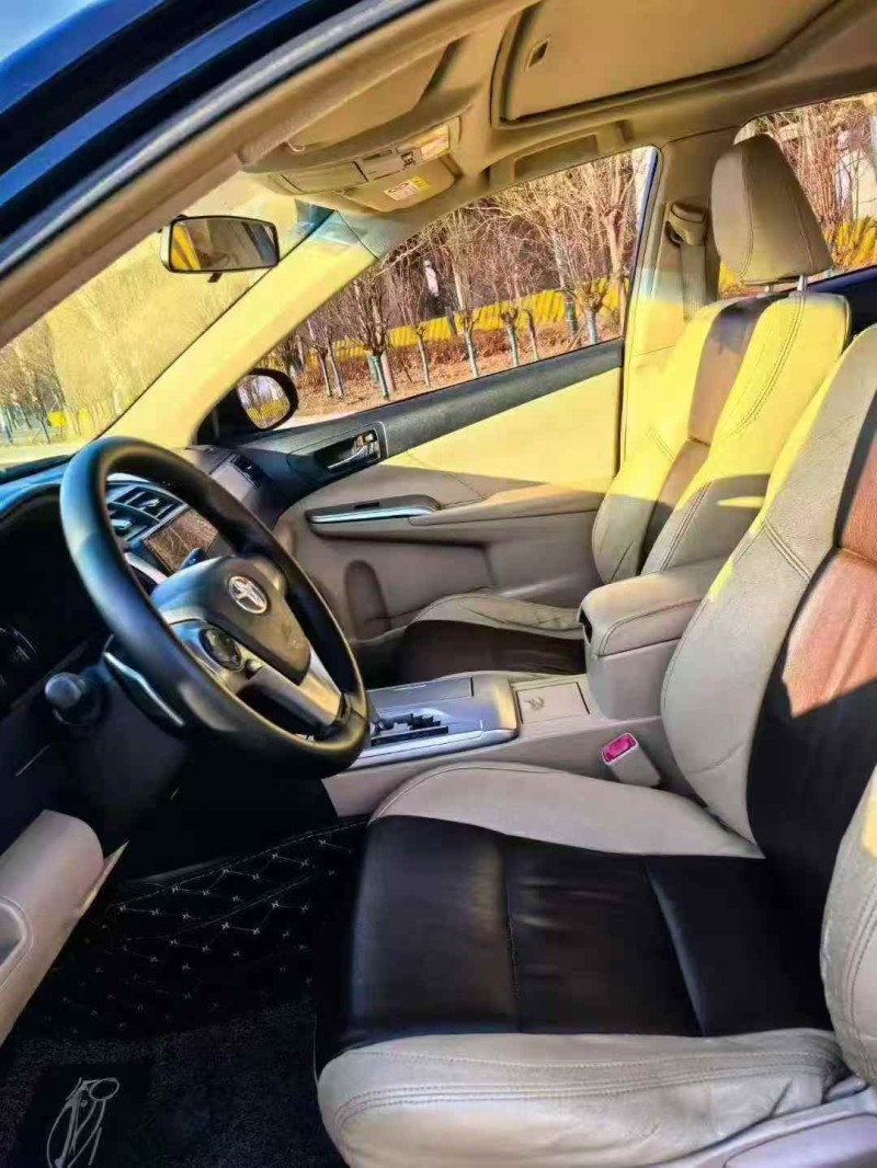 天津13年丰田凯美瑞5