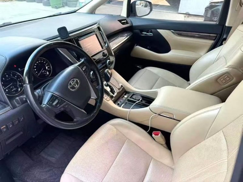 厦门19年丰田埃尔法3