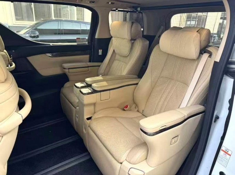 厦门19年丰田埃尔法6