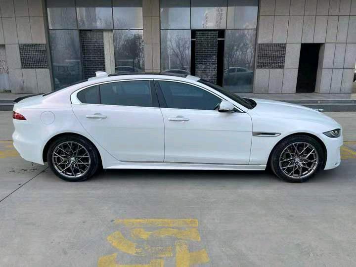 济宁22年捷豹XEL8