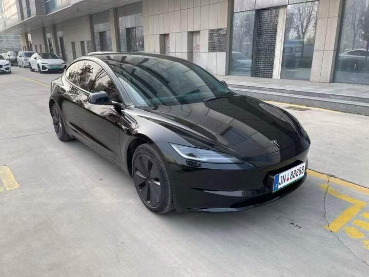 济宁24年特斯拉MODEL 32