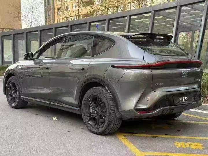 汕头24年智己LS77