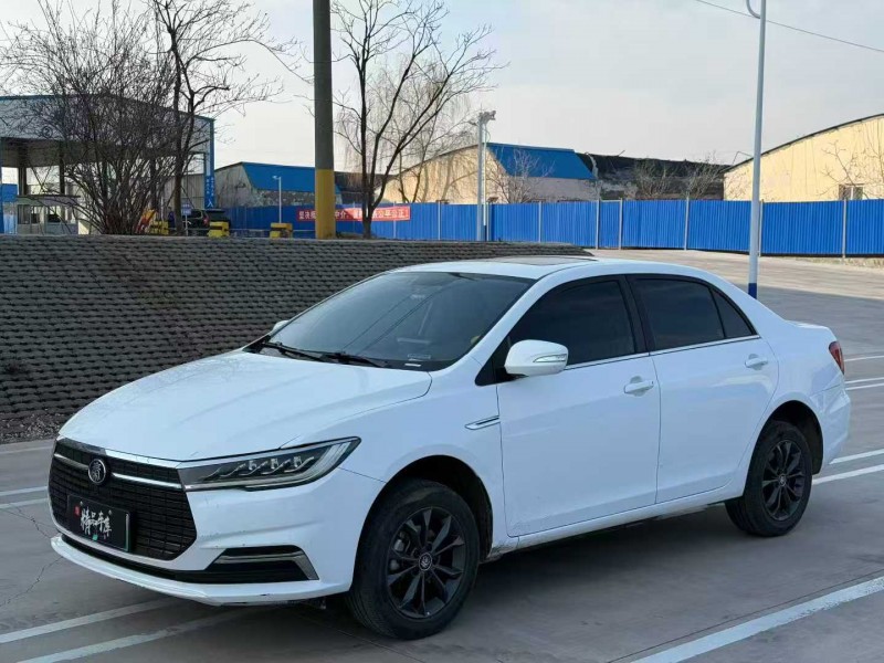 青岛23年比亚迪秦2