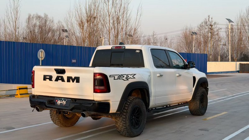 青岛19年道奇公羊8