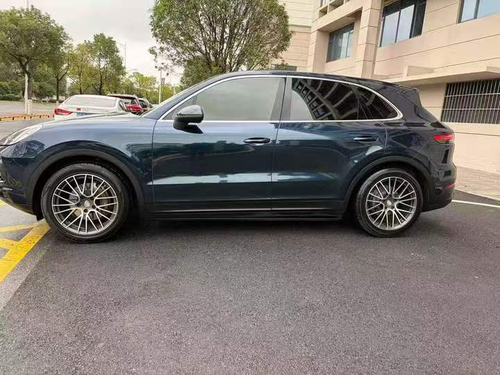 常德20年保时捷卡宴2