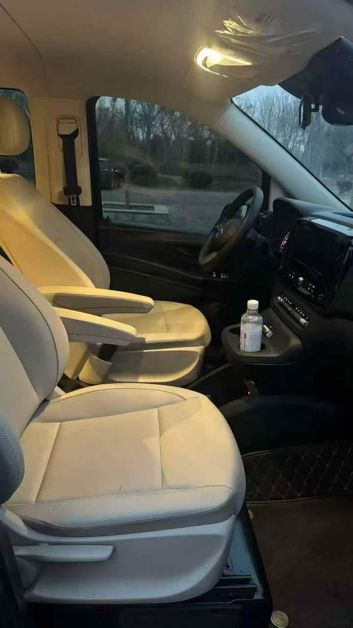 烟台25年奔驰威霆4