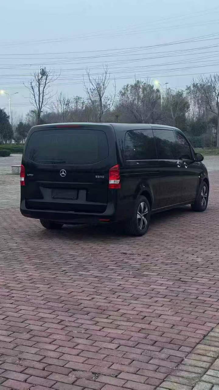 烟台25年奔驰威霆8