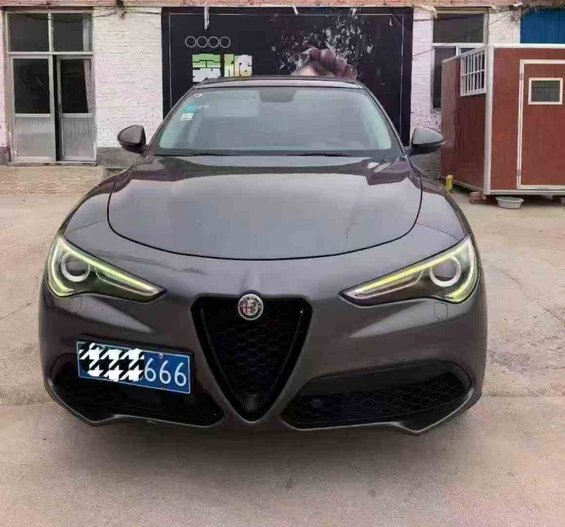 枣庄19年阿尔法·罗密欧Stelvio1