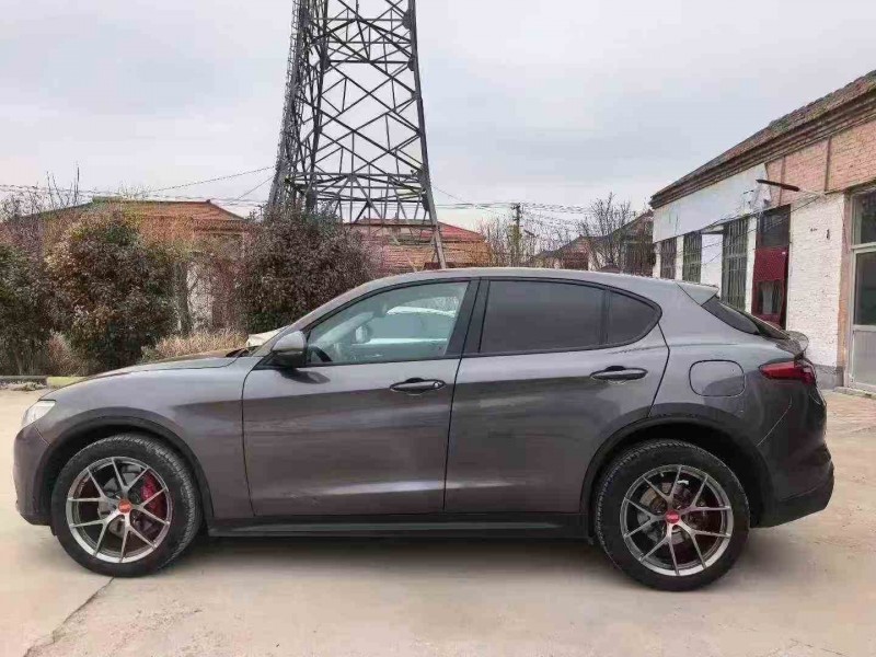 枣庄19年阿尔法·罗密欧Stelvio2