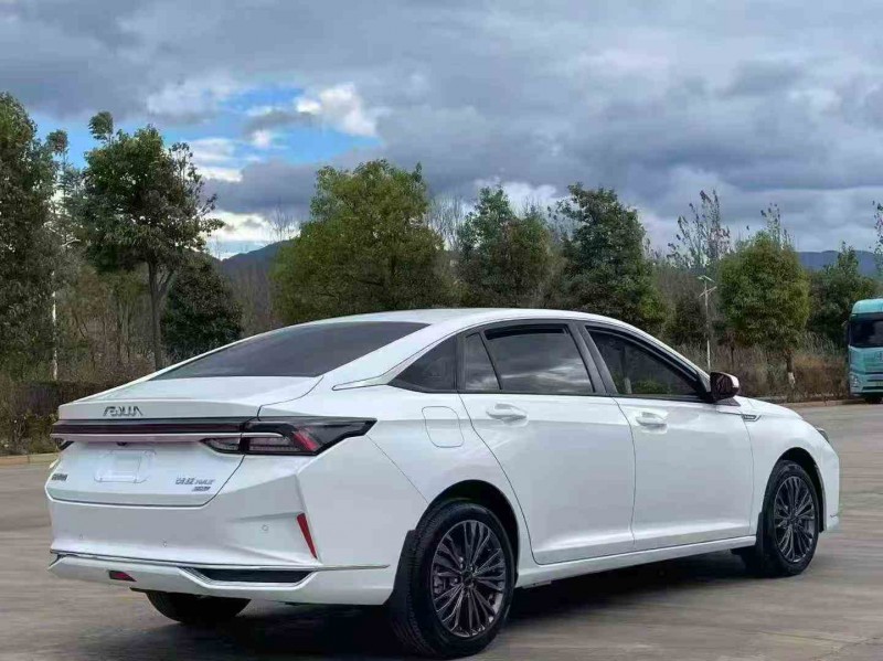 新余22年东风奕炫8